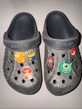 CROCS Kids Glitter Clogs in Black with Colorful Character Jibbitz